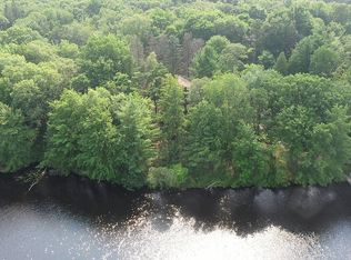 1377 Waterview Dr, Scotrun, PA 18355