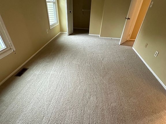 master bedroom 2nd floor - new carpet