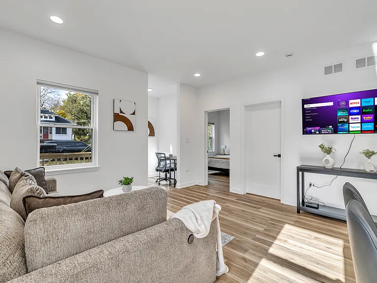 535 Ashland Ave — Photo 3