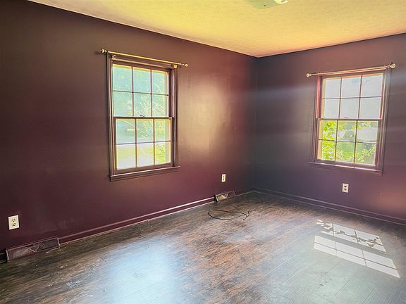4th image of 214 Simmental Ln