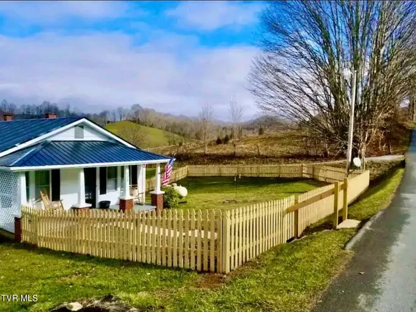 579 Teaberry Rd, Roan Mountain, TN 37687