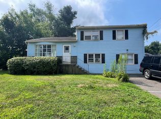 73 Ranch Dr, Bridgeport, CT 06606