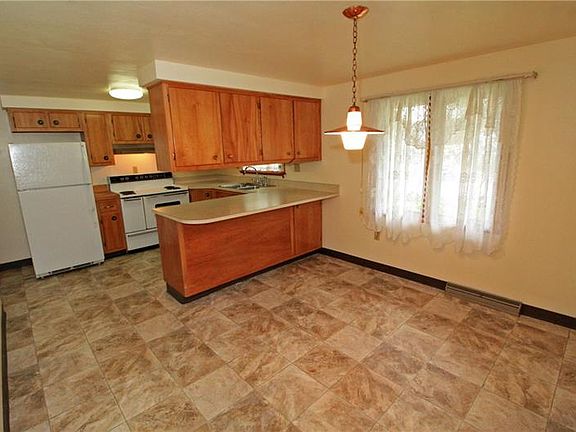 5th image of 311 Oak Ave (aka 32311 Oak Ave)