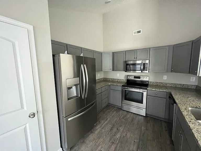 228 Leste Rd — Photo 10