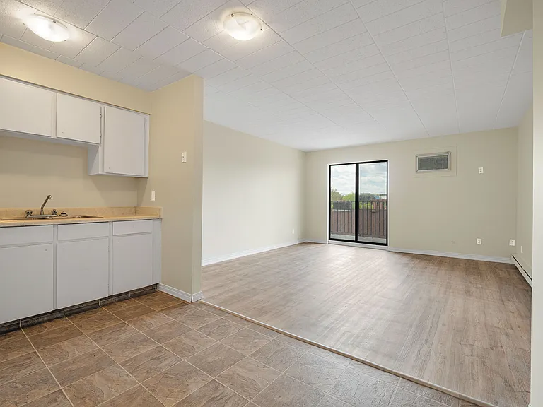 275 Askin Ave — Photo 9