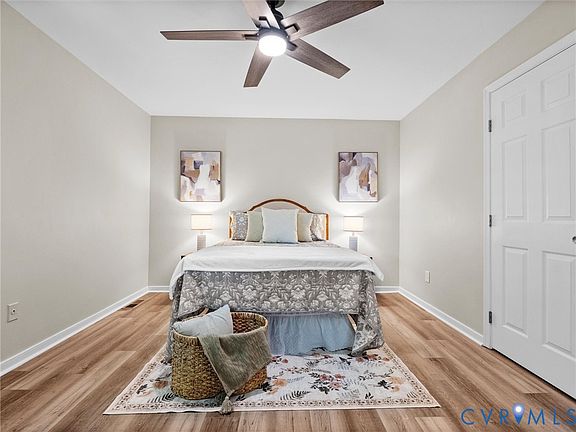 5th image of 8907 Huntingcreek Pl