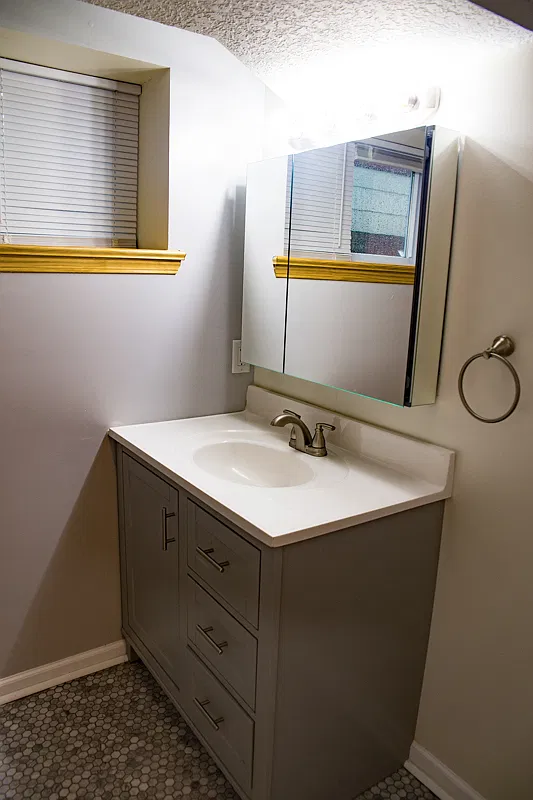 6 bed, 2411 sqft, $3,300 — Photo 3