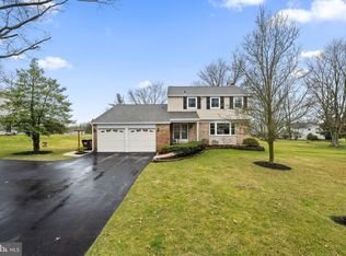 352 Yoder Rd, Harleysville, PA 19438