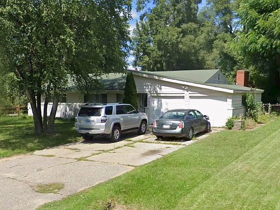 4th image of 2430 Empire Dr