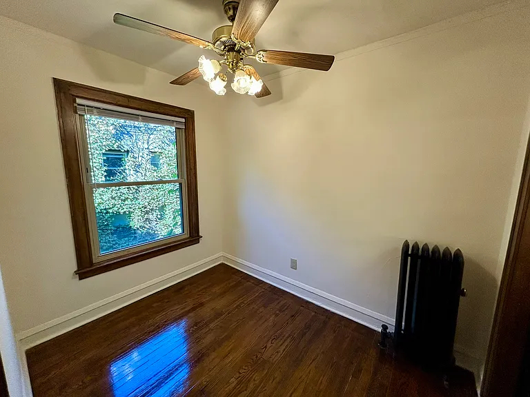 520 W Belden Ave — Photo 40