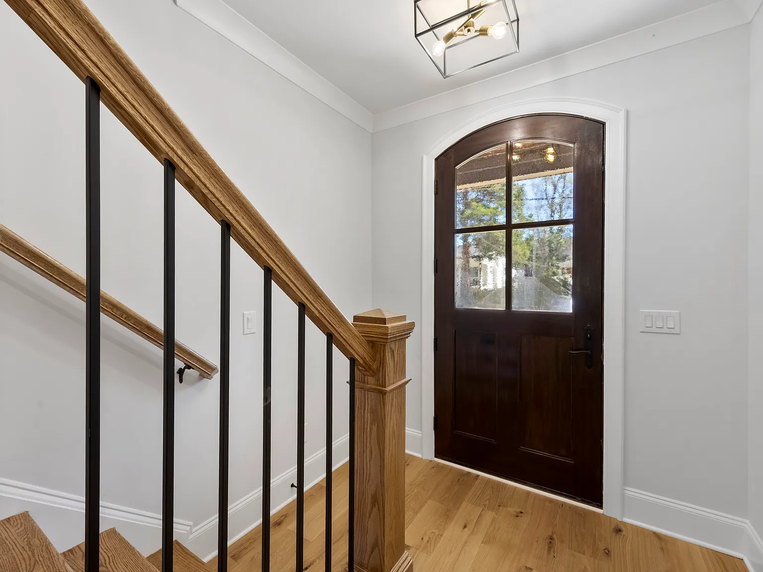 3 bed, 2.5 bath, 2093 sqft, $2,800 — Photo 2