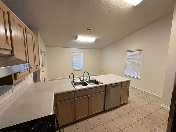 5th image of 1528 Kitty Hawk Dr