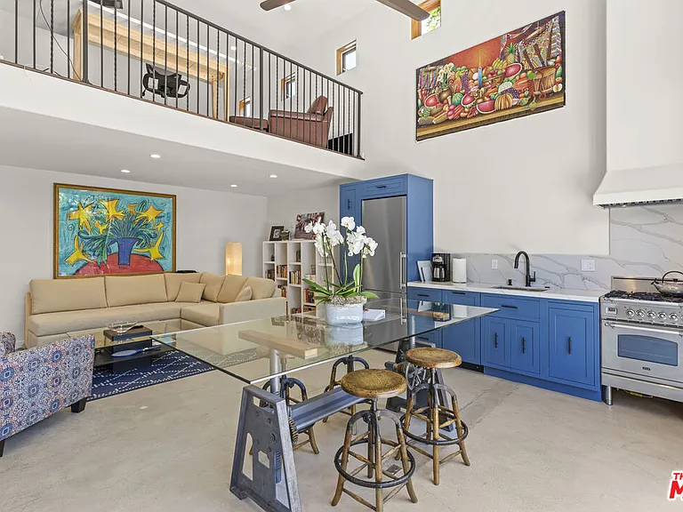 835 N Harper Ave — Photo 3