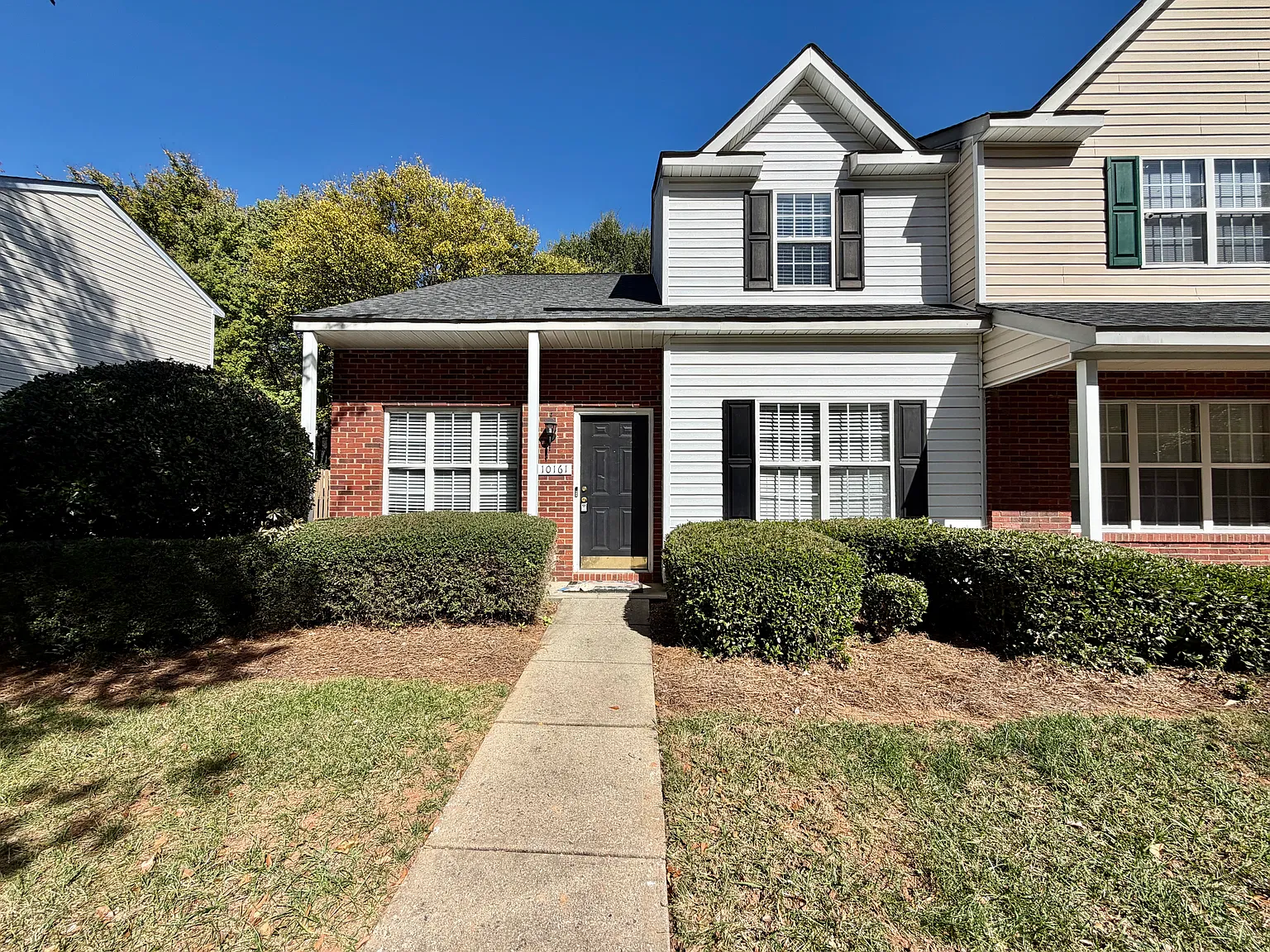 3 bed, 1360 sqft, $1,745 — Photo 1