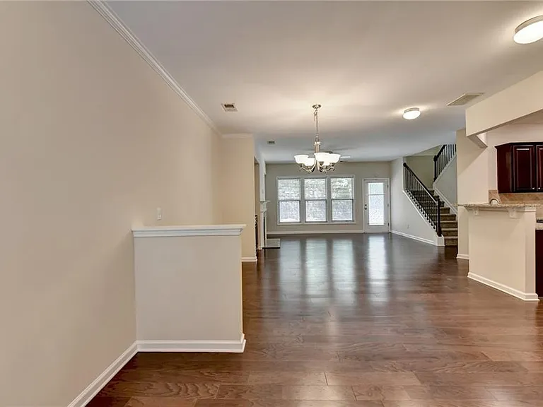 2152 Greencrest Cir — Photo 7
