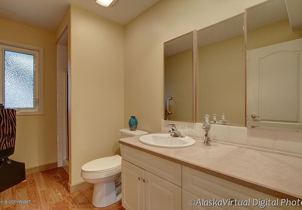 2nd image of 2421 Nancy Cir