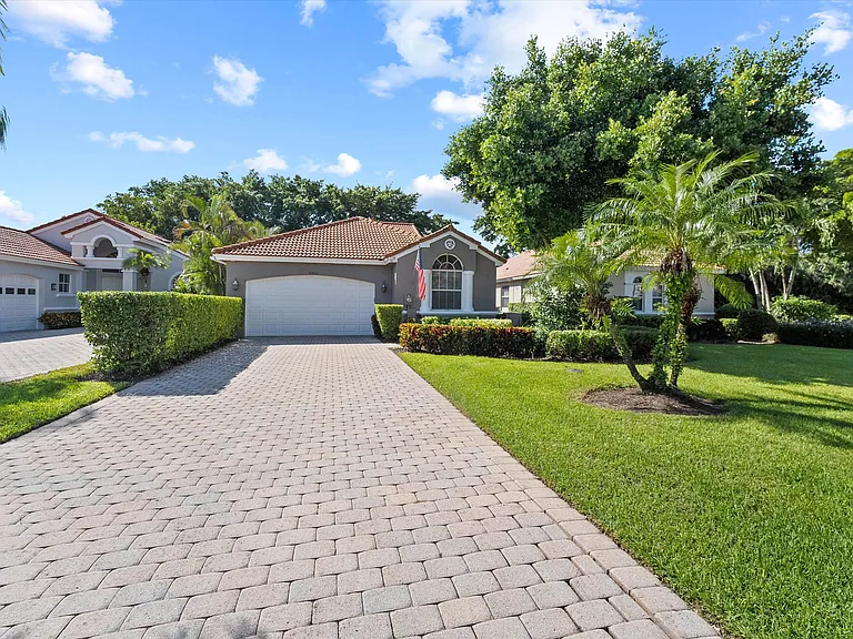 10860 Fairmont Village Dr — Photo 2