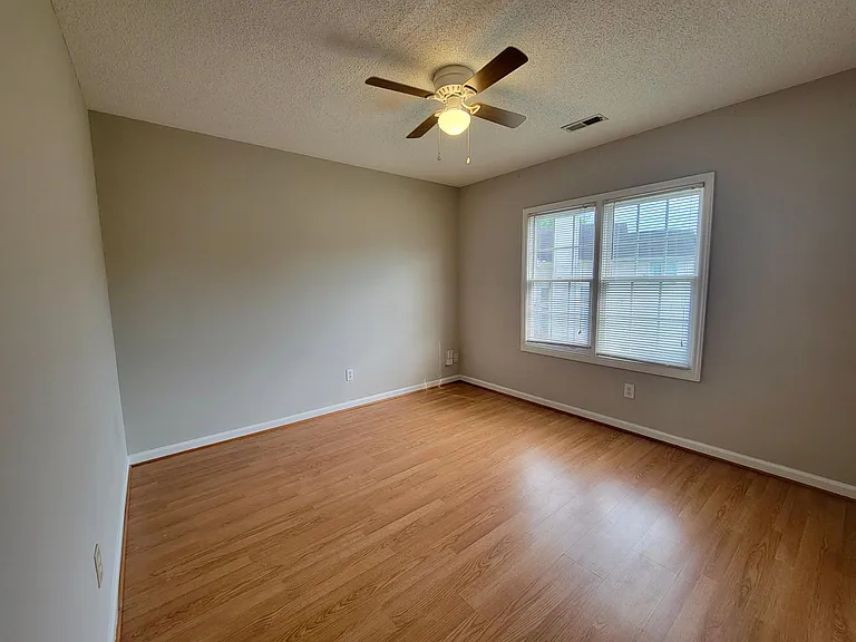 709 Cattail Cir — Photo 16