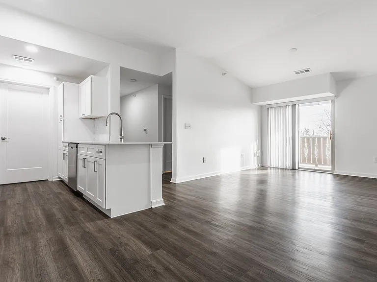 Polo Run Apartments — Photo 38