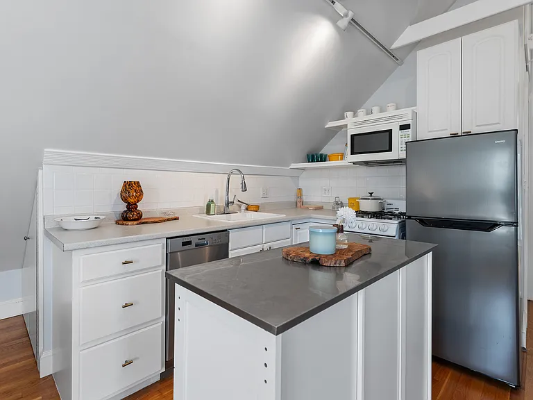 3 Circle St #3 — Photo 8