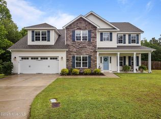 608 Creek Ct, Swansboro, NC 28584
