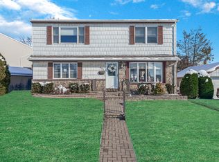 601 Bernice Rd FLOOR 2, Franklin Square, NY 11010