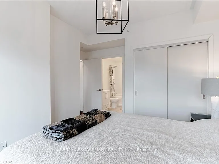 2087 Fairview St #2101 — Photo 16