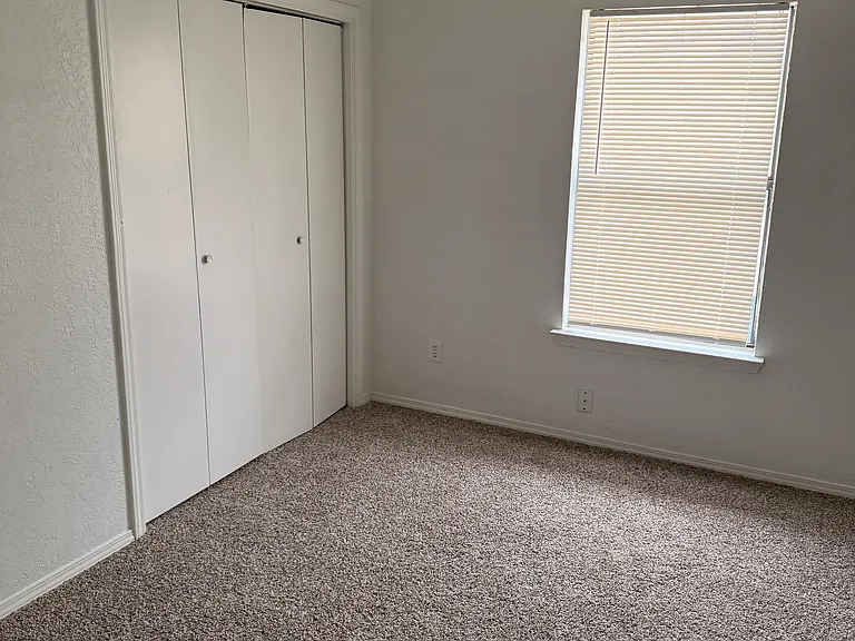 2109 W Walnut St #A — Photo 13