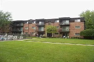 2340 186th St APT 27 photo 1