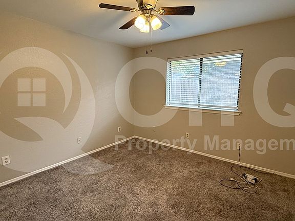 2nd image of 416 W Oak St