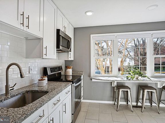 4th image of 7718 Norsham Ln