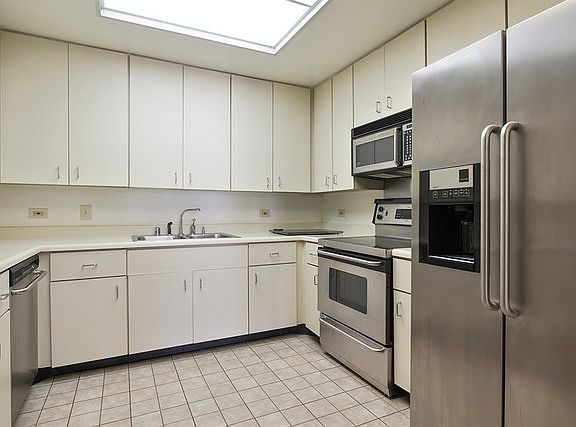 4th image of 680 N Lake Shore Dr APT 1522