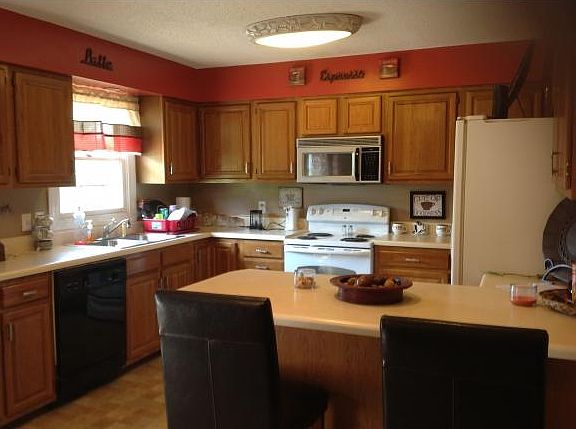 3rd image of 102 Sand Valley Ct