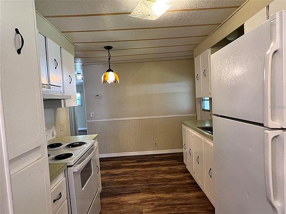4th image of 36 Magnolia Ct #4