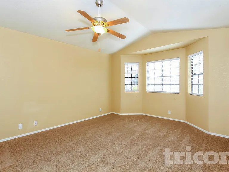 1464 E Rosemonte Dr — Photo 9