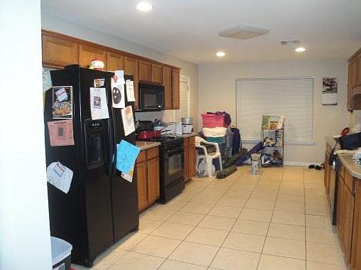 4th image of 2908 Charles Dr