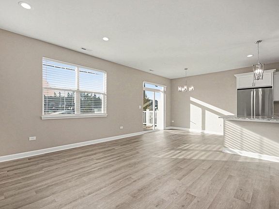 4th image of 253 Masters Dr