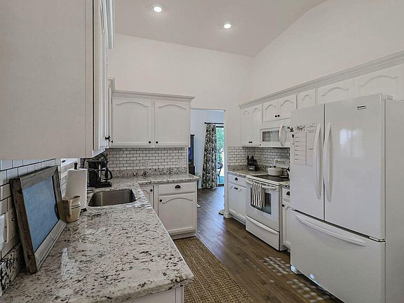 5th image of 10466 N Cameo Dr