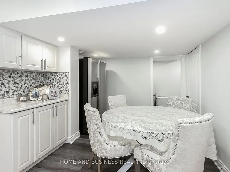 1335 Mississauga Rd — Photo 32
