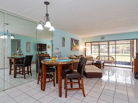 4th image of 2339 SW 15th St APT 15