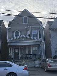 887 Montgomery Street