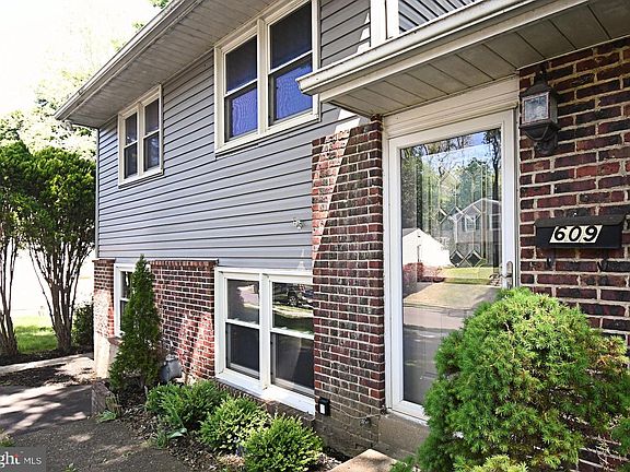 5th image of 609 Mansfield Rd