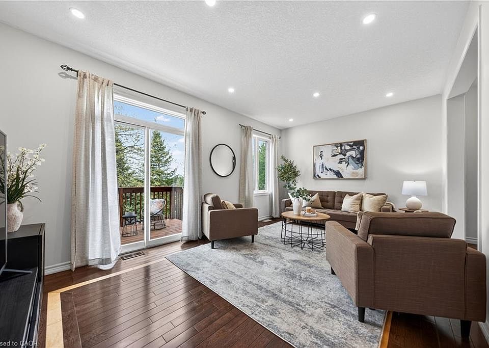 1st image of 533 Wasaga Cres