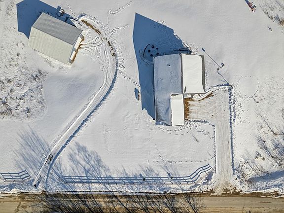 2nd image of 16410 Hedge ROAD