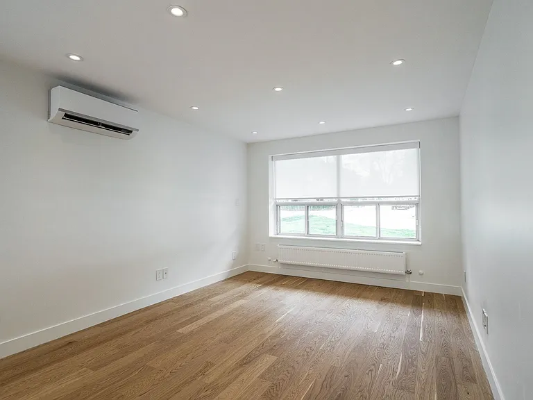 111 Lawton Blvd — Photo 26