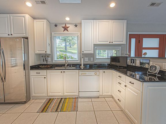 4th image of 669 Boxwoodgreen Dr