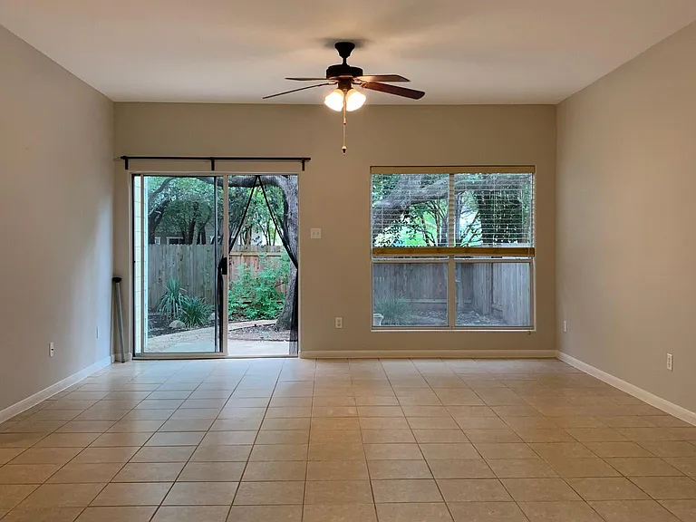 2044 Amur Dr — Photo 8