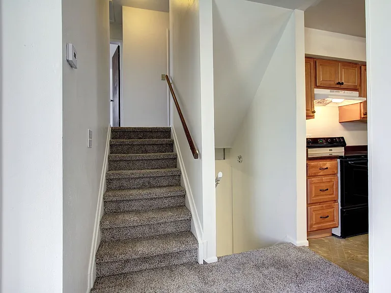 2911 S Clarkson St — Photo 13