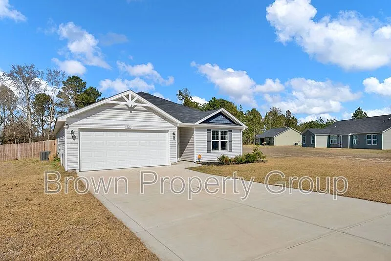 3 bed, 2.0 bath, 1750 sqft, $1,900 — Photo 2