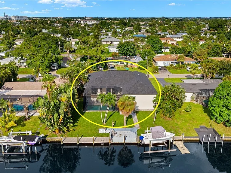5240 Tower Dr — Photo 34